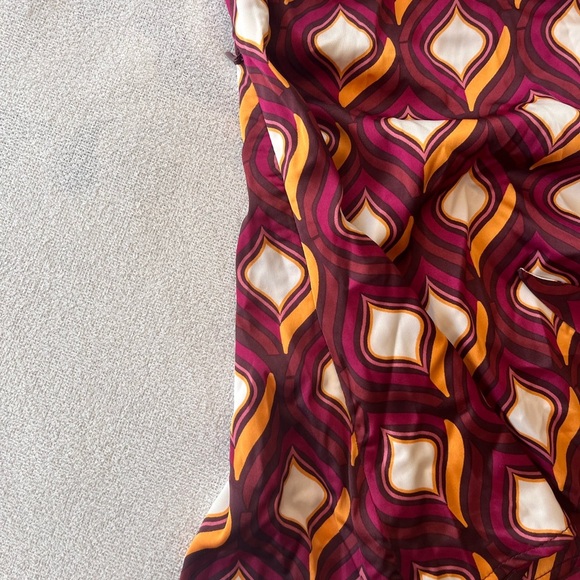 NWT Cupcakes & Cashmere Retro Geo Print Faux Wrap Blouse XS - Picture 10 of 13